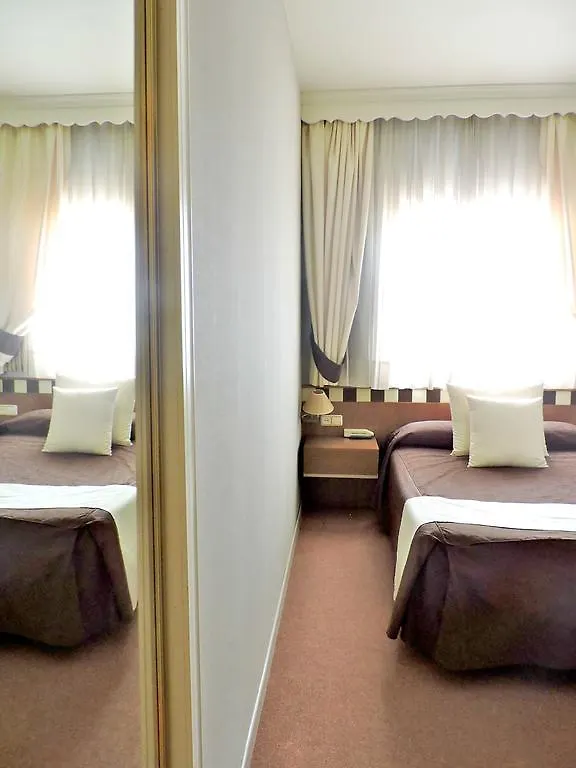 Hotel Las Yucas Atarfe 2*,  Spanien